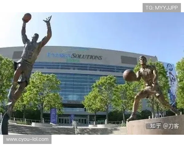 用软陶打造足球球星雕像 细致工艺还原球场英雄风采